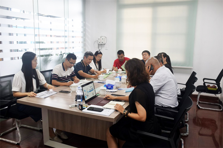清远市金融冯杰少科长携各科室人员一行莅临KA电子阻燃公司考察指导